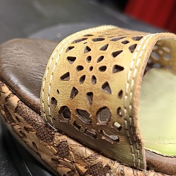 L'artiste Spring Step Wedges - Picture 9 of 10